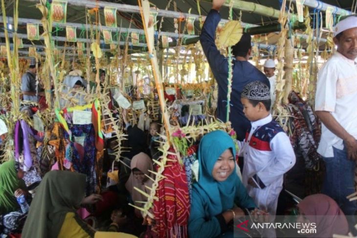 Tradisi Ba’ayun Maulud di Tapin diikuti ribuan peserta, terjauh dari NTB