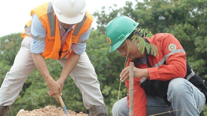 Tingkatkan Penghijauan di Kabupaten Tapin, Perusahaan Ini Tanam Ribuan Bibit Pohon