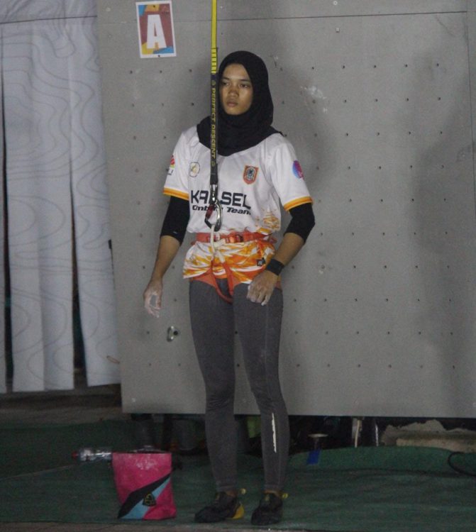 Noor Arsyada Sumbang Medali Pertama FPTI Kalsel pada Kejurnas Panjat Tebing KU XVI 2022 di Situbondo
