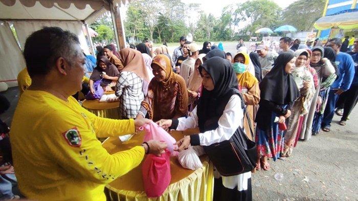 Pasar Rakyat UMKM Stadion Murakata Kabupaten Hulu Sungai Tengah Diserbu Warga – Banjarmasin Post