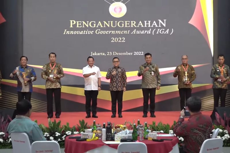 Sumatera Barat dan Padang Panjang Raih Penghargaan Daerah Terinovatif 2022 – Antara Sumbar
