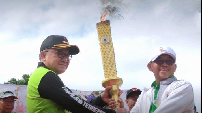 Dinyalakan dari Api Abadi Pertamina Tanjung, Bupati Tabalong Lepas Obor Kirab Porprov XI Kalsel