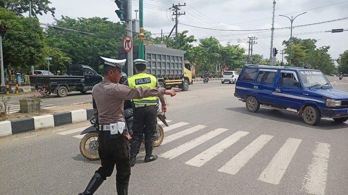 Larangan Berbelok di Depan Tanjung Expo Center Kabupaten Tabalong kerap dilanggar pengendara