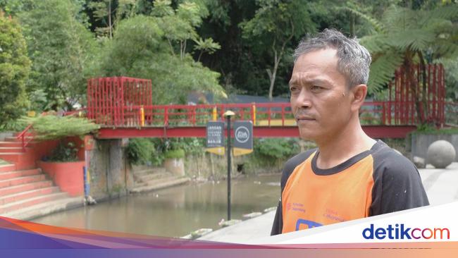 Kisah Yadi Pernah Mengangkat 1,5 Ton Sampah di Cikapundung