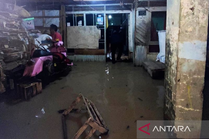Sungai Tapin meluap, kawasan kota mulai banjir – ANTARA Kalsel