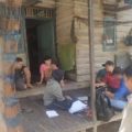 Petugas Pantarlih Pilkada 2024 Kunjungi Dusun Terpencil di Tabalong, Akses Sulit Lewati