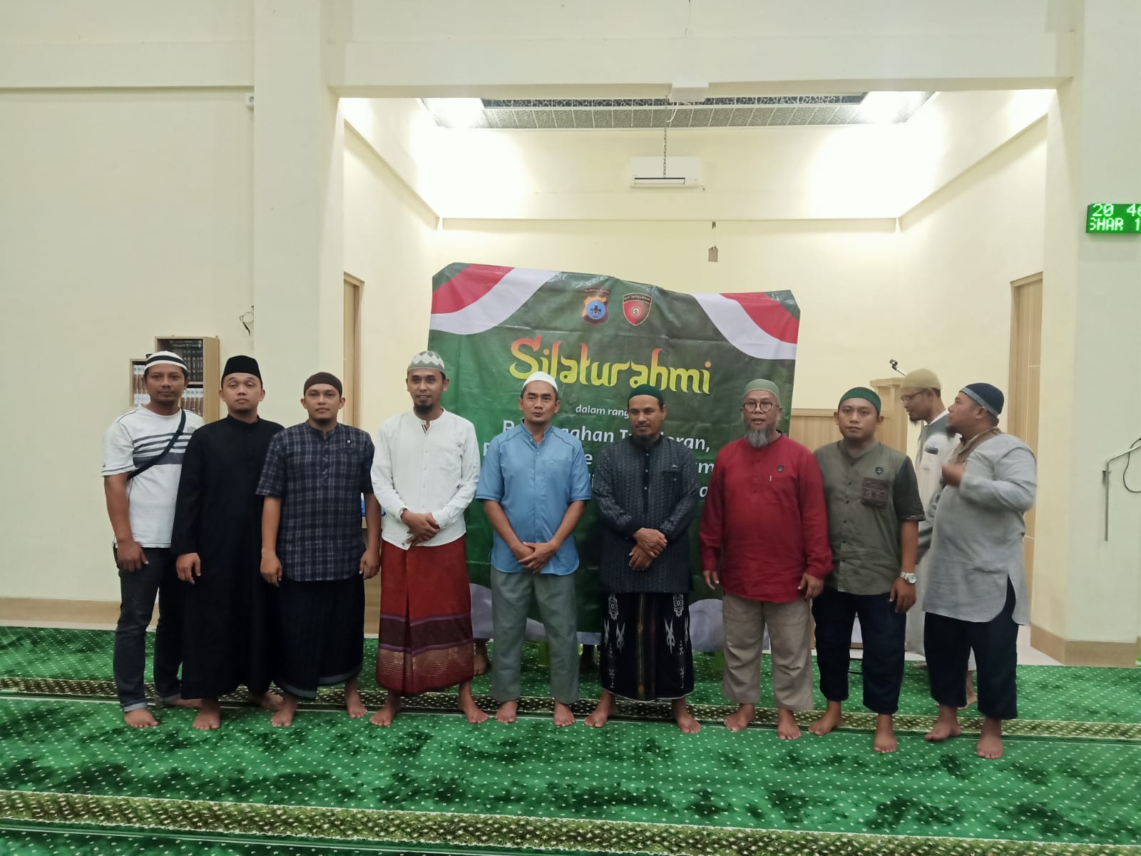 Jaga Kondusifitas, Polda Kalsel Kumpul dan Gelar Pengajian Bersama Jamaah Masjid Rantau Al Kautsar