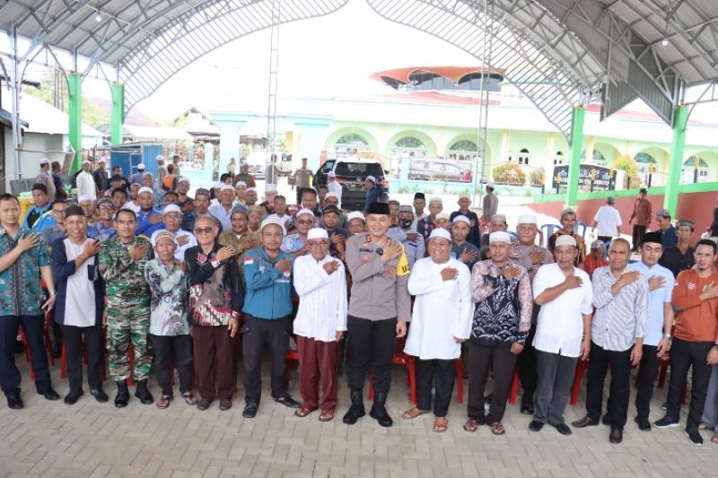 Kapolres HSS mendengarkan keluhan warga melalui "Obrolan Jumat" – ANTARA Kalimantan Selatan