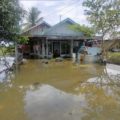 Duuuhh!  Sudah lebih dari tiga minggu Desa Pahalatan dilanda banjir