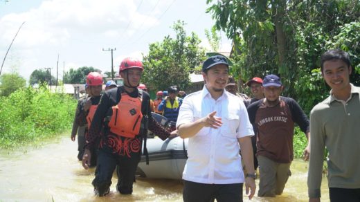 Bupati HST Meninjau Langsung ke Lapangan Melihat Kondisi Dampak Banjir