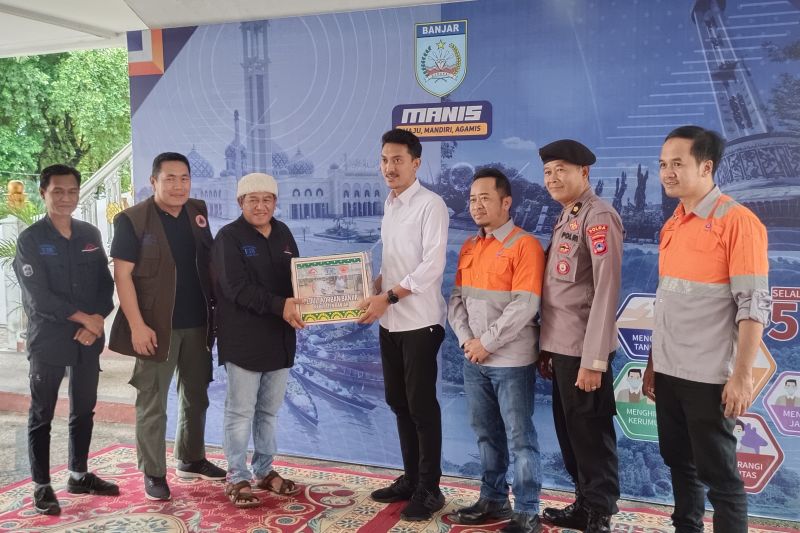 Bupati Banjar melepas FJB membagikan 1.000 paket sembako dari RUPST