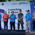 Walikota Banjarmasin meluncurkan program e-parkir