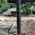 Banjir Bandang Lahan 2 Kabupaten di Kalsel, Petugas Evakuasi Warga – iNews.id