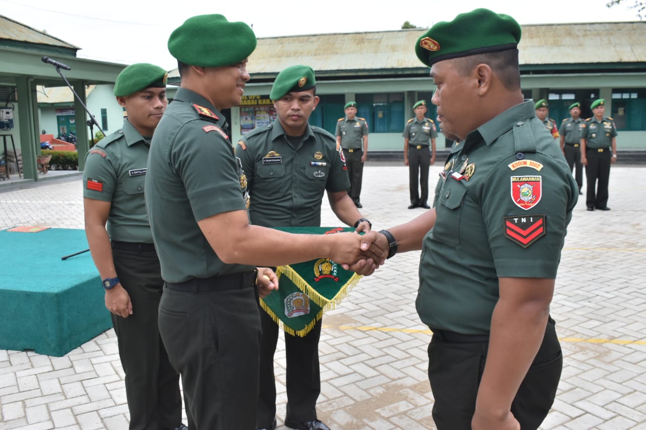 Dandim 1002/HST Pimpin Upacara Rapor Kenaikan Pangkat Korps – Barito Raya Post